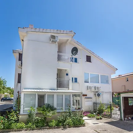 Apartmán Strandnah Nur 520 Meter Zum Kiesstrand Baška